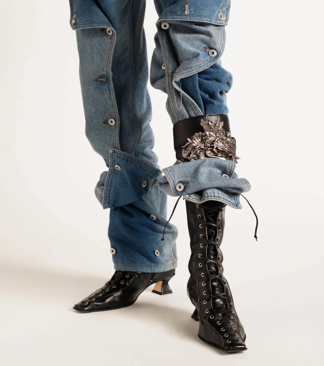 Детали castlecore стиля