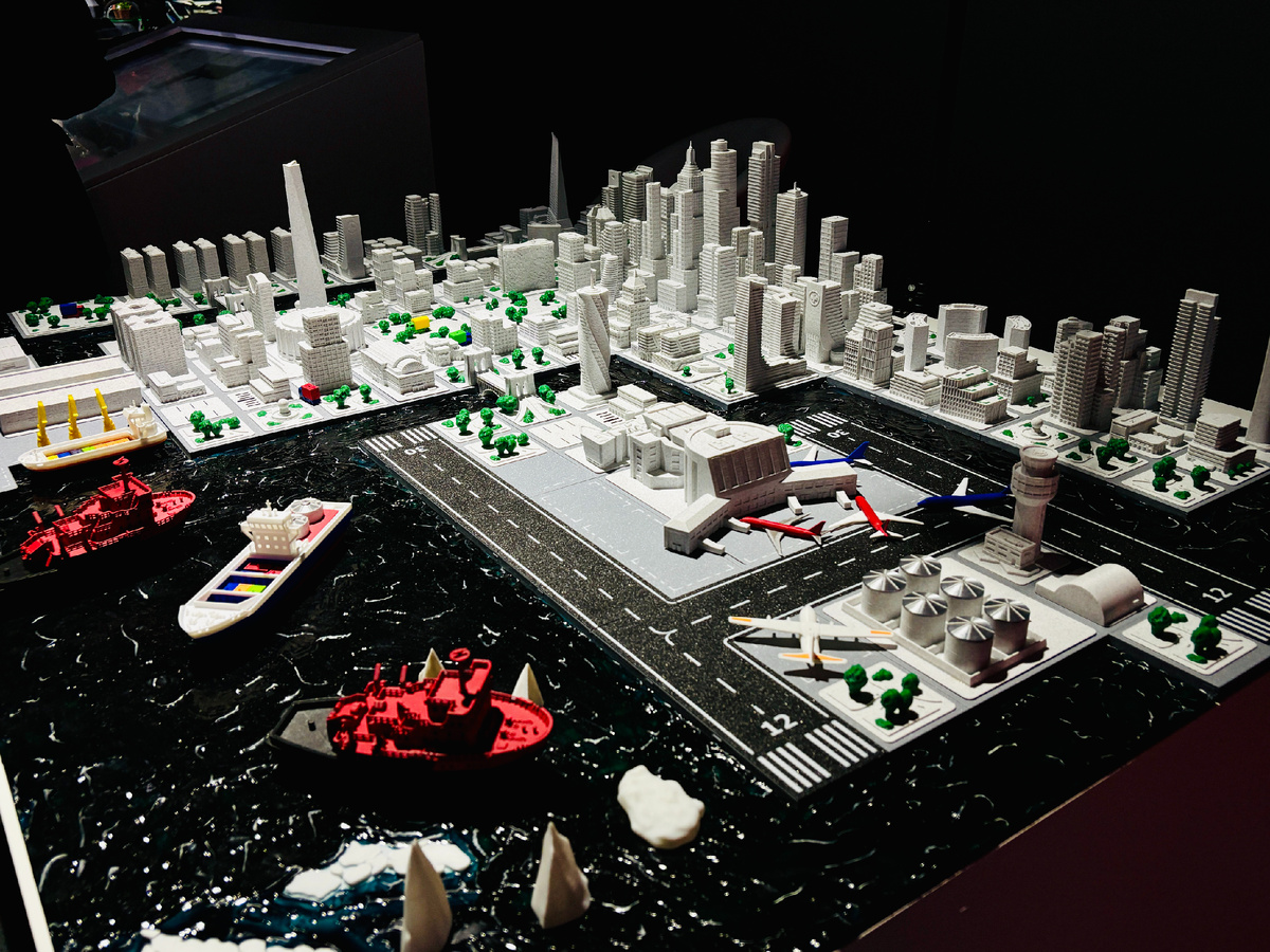 Макет атомного города в павильоне Росатома