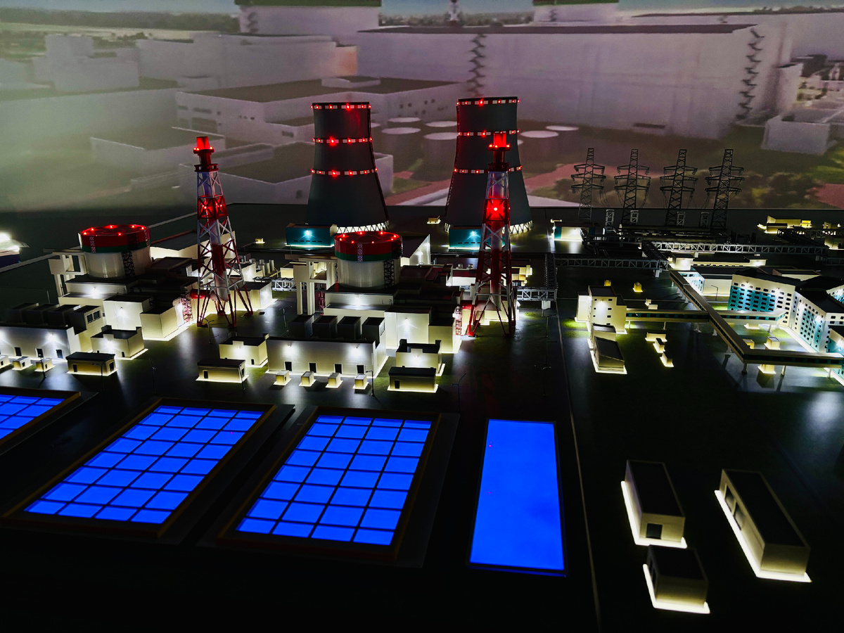 Макет АЭС в павильоне Росатома