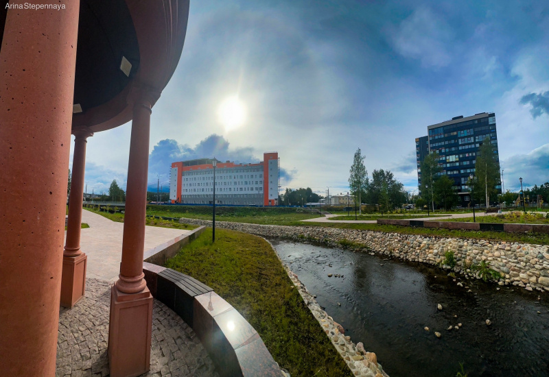    Красивое осеннее гало поднялось над ПетрозаводскомАрина Степенная