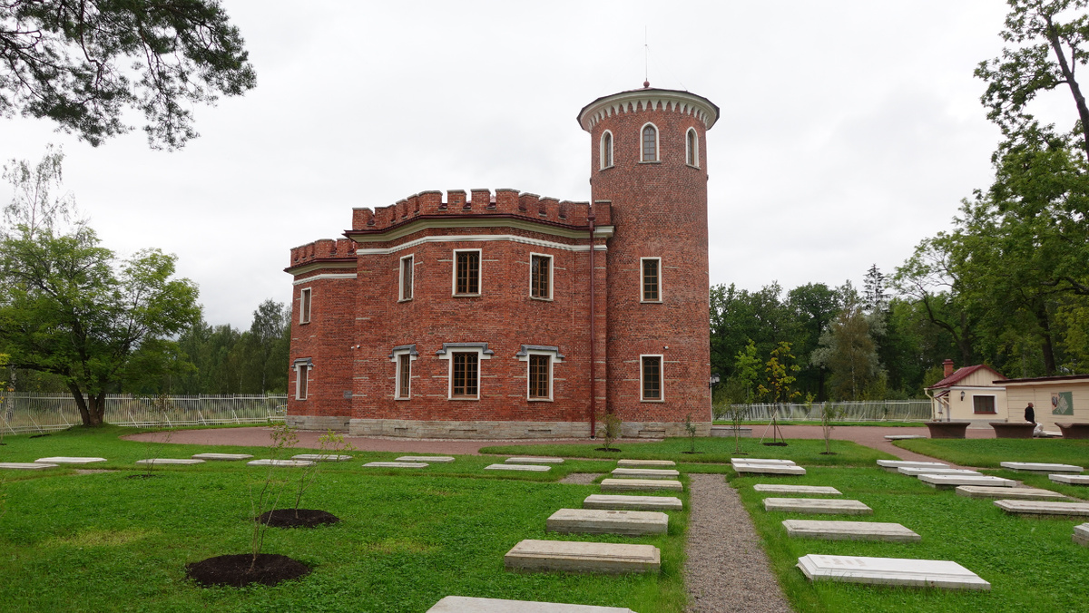 Пенсионерная конюшня и кладбище императорских лошадей в Царском Селе