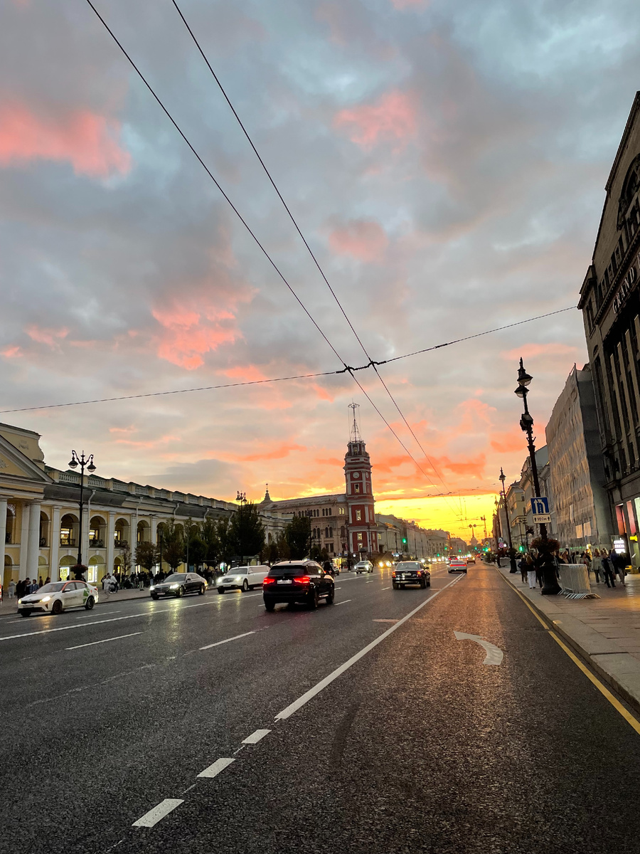 Вечерний Невский. Без комментариев.