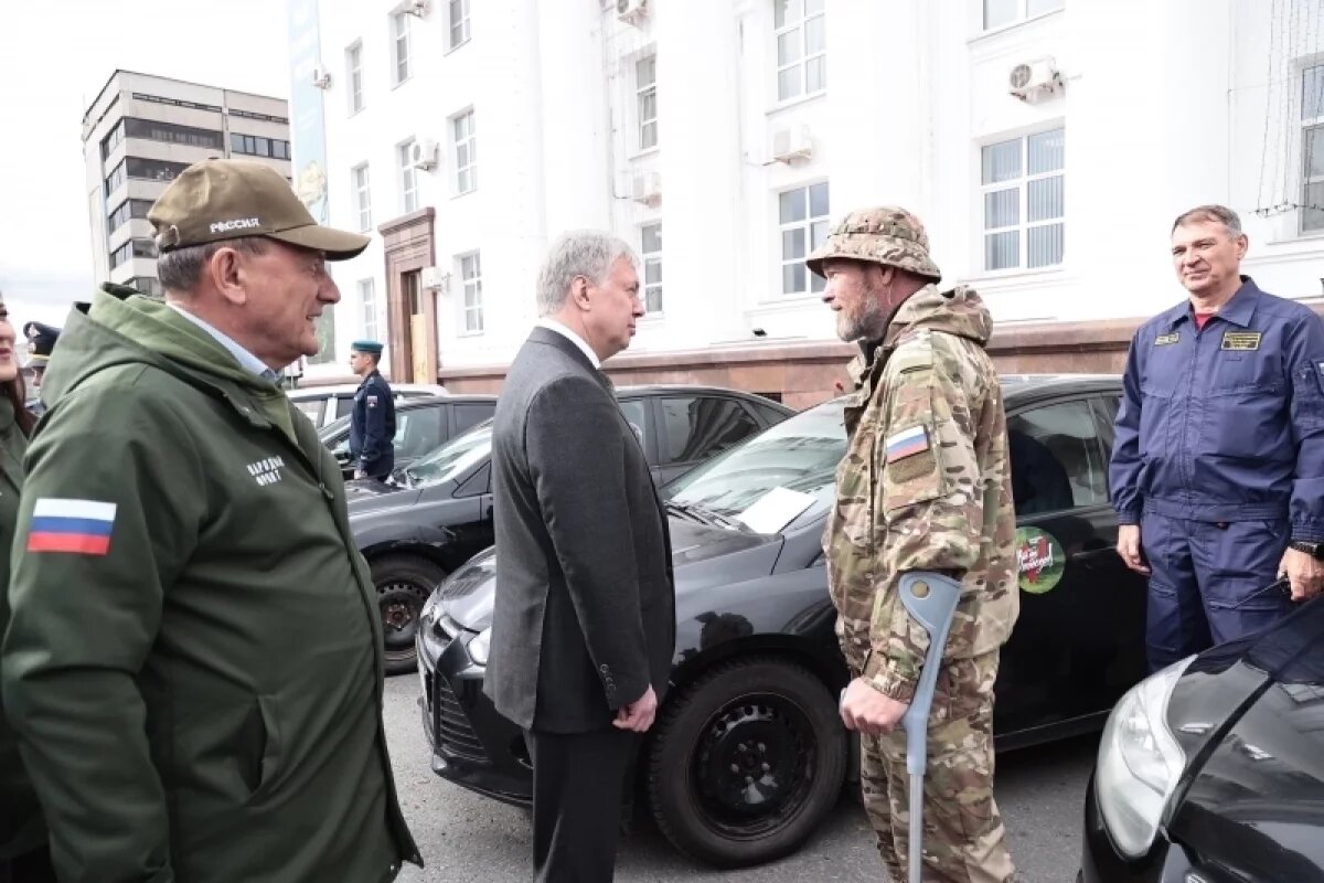    Ульяновцы передали десантникам и артиллеристам в зону СВО 6 автомобилей