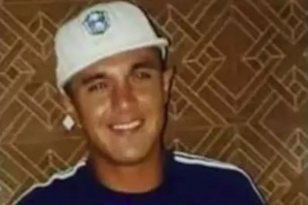 Люди собрались на похороны Максимилиано Энрике Акосты (Фото: Jam Press)