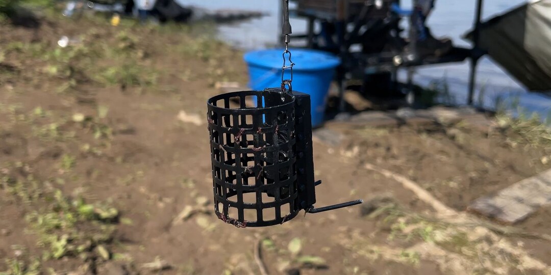 Как выбрать кормушку для фидера. Виды, формы и назначение фидерных кормушек