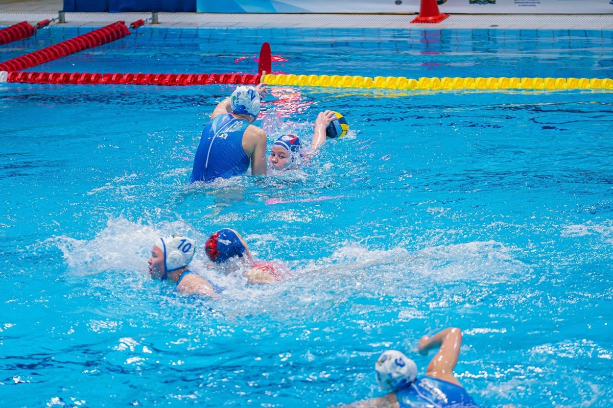    Ватерполистки «Югры» с победы начали выступление в Евразийской женской лиге по водному поло