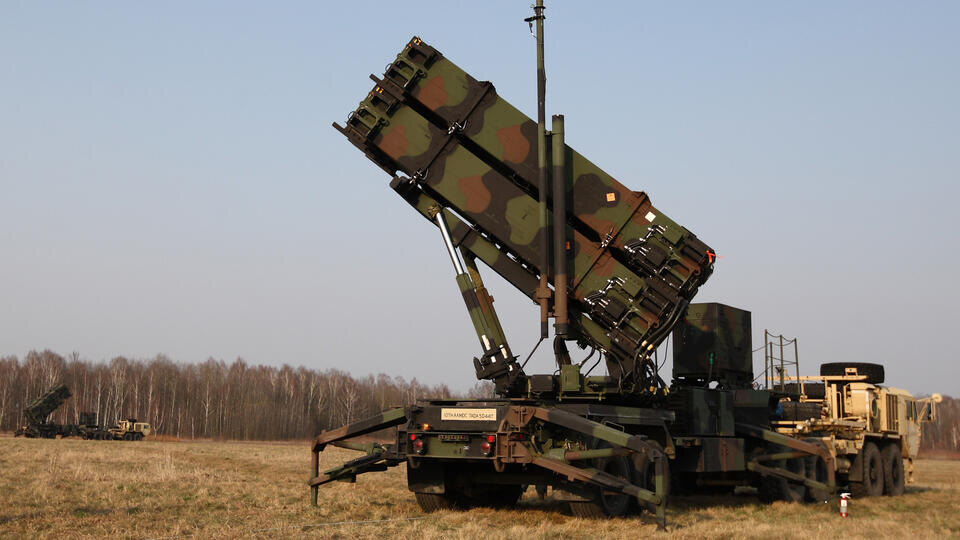     Песков предупредил об опасных последствиях угроз стран НАТО Michal Fludra/Zuma/TASS