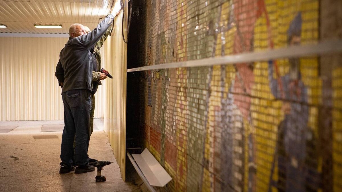    Судьба панно на Черняховского в Курске