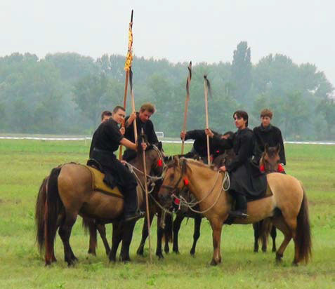1. Венгерские всадники средних веков.