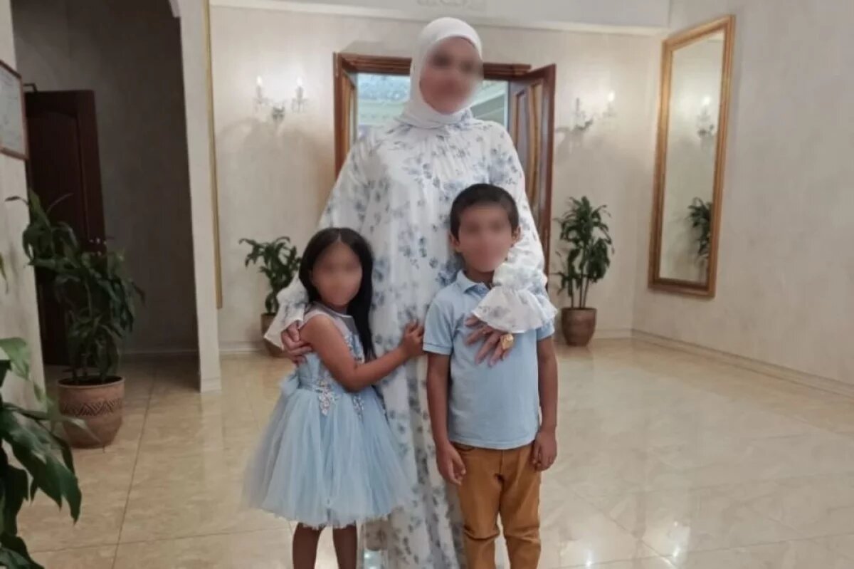    В апреле 2025 года Разаковы отметили бы оловянную, или розовую, свадьбу - 10 лет жизни в браке.