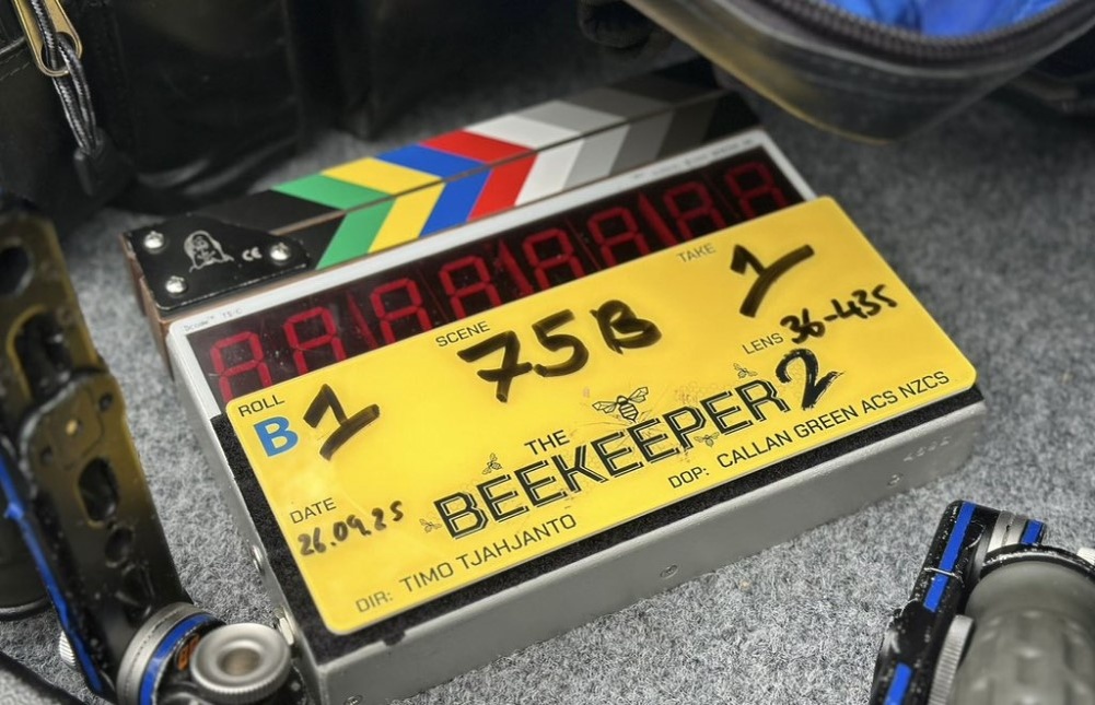     Кадр со съемок фильма «Пчеловод 2» / Фото: соцсети Тимо Тьяджанто