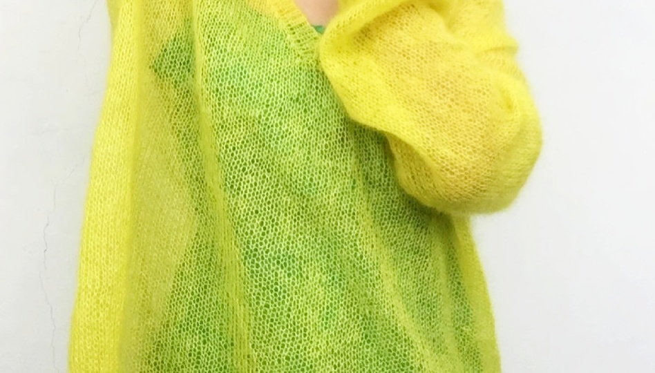 Воздушные и изящные паутинки спицами: 5 моделей с разными горловинами и описанием