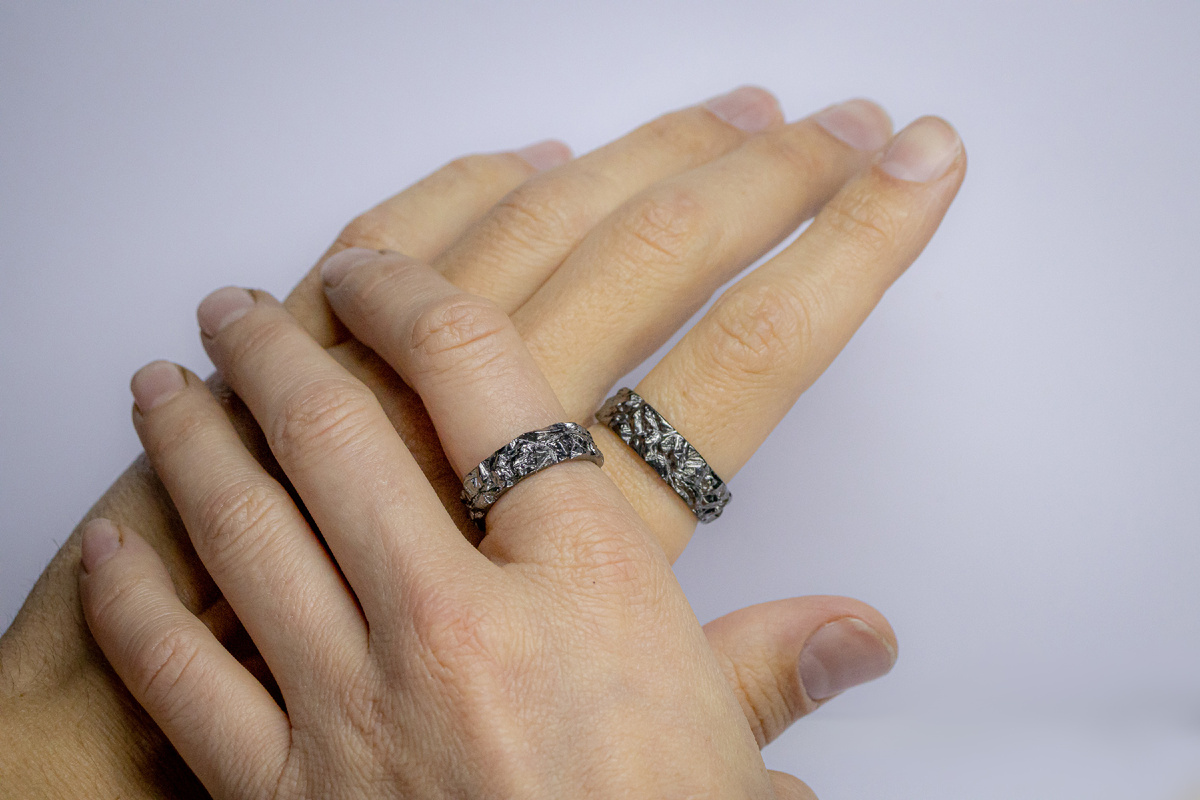 Фактурные обручальные кольца «Кайлас»