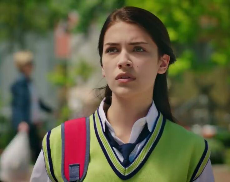 Дамла в роли Эйлюль. Фото найдено в интернете.