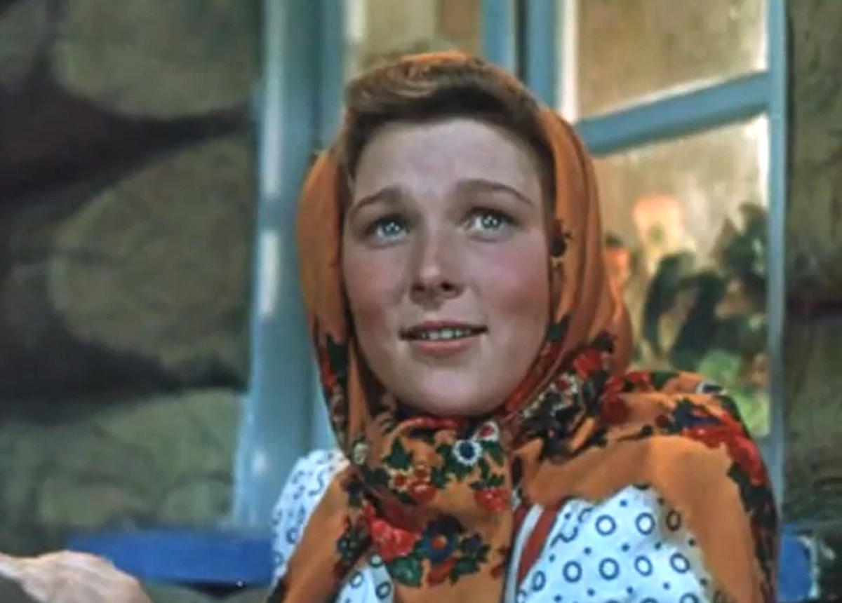 Кадр из кинофильма "Сказание о земле Сибирской" 1947 г., режиссер Иван Пырьев, сценаристы Евгений Помещиков, Николай Рожков композитор Николай Крюков (скриншот)