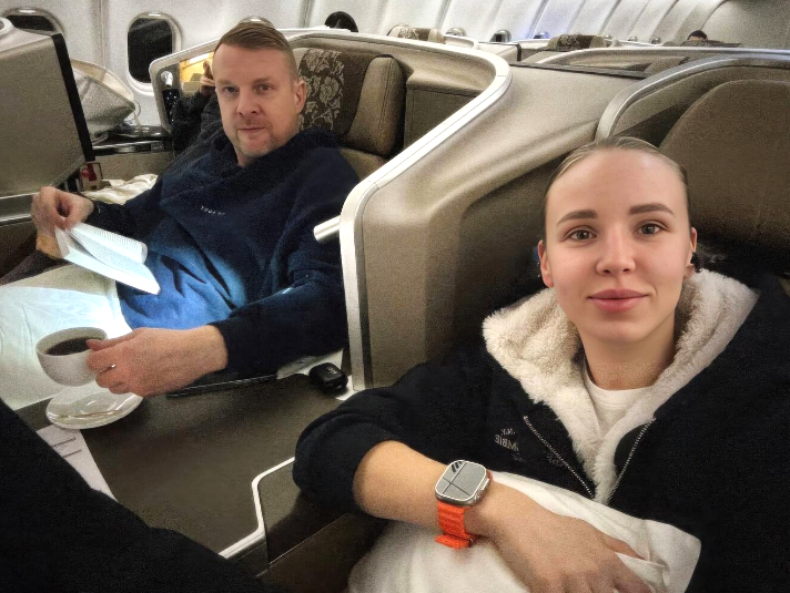 на фото Ангелина Шкатова и Вячеслав Малафеев