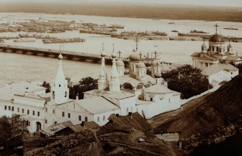 Вид на Благовещенский монастырь в Нижнем Новгороде.