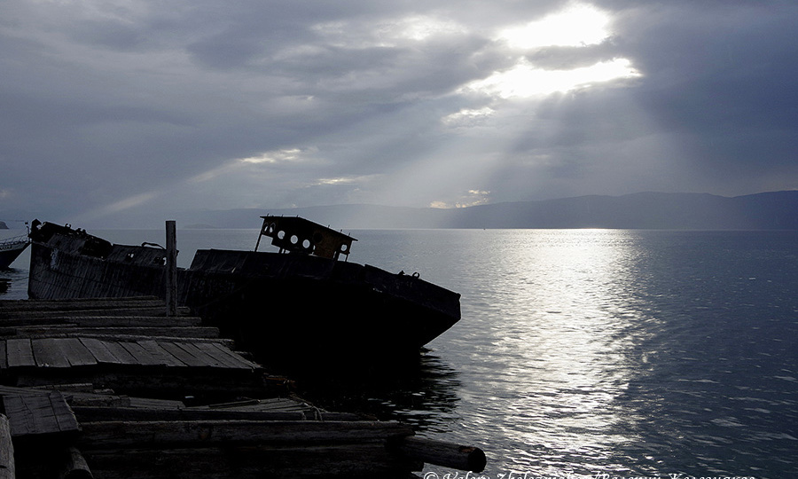 МИРАЖ ТУМАННЫМ УТРОМ. "Байкальская фотосерия" Автор Валерий Железняков