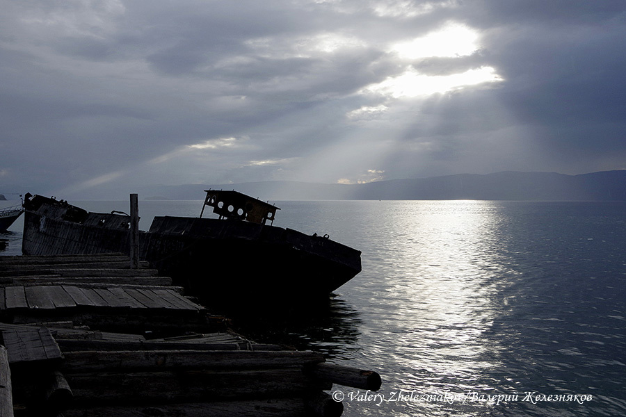 © Valery Zhelezniakov/Валерий Железняков, из серии «Байкал». "Свет..."