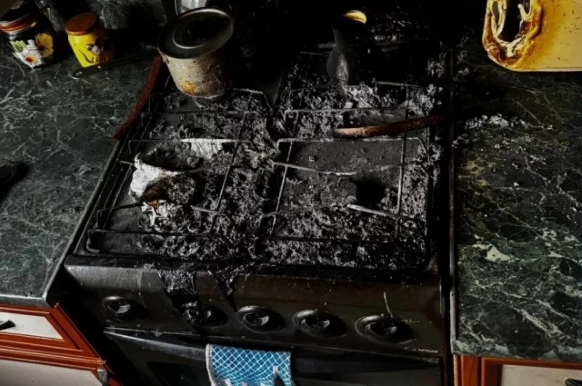    В Засвияжье из-за забытой на огне пищи чуть не сгорела квартира