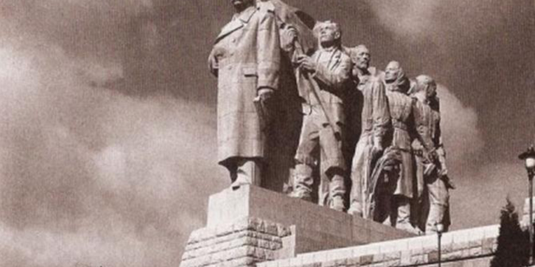 Самая большая статуя Сталина: где она находилась и почему именно там