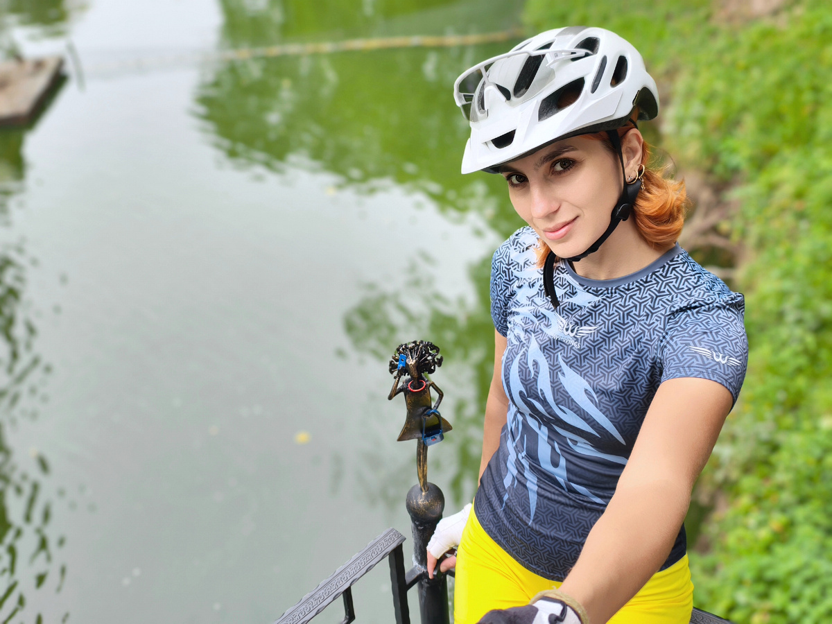 С арт-объектом