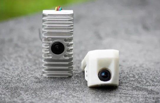 Модуль автономности Underdog (справа) и система стабилизации StableLink