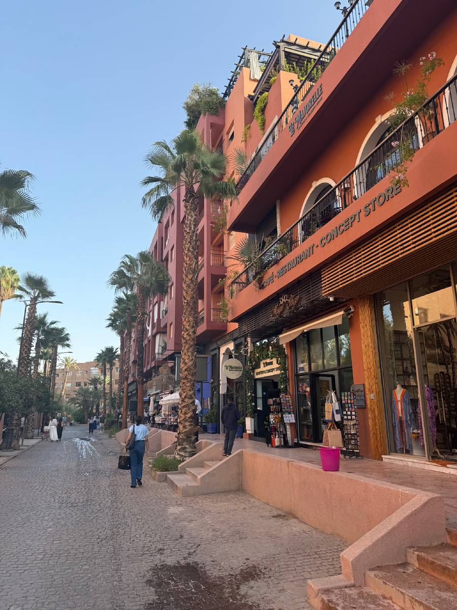 Марракеш, стены зданий красного цвета