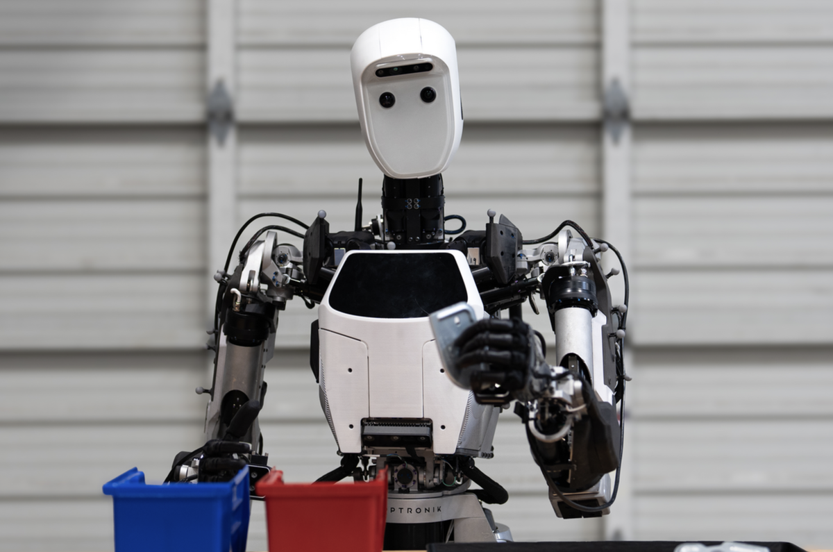 Оптимизированная ИИ-модель DeepMind работает прямо на роботе без доступа в сеть