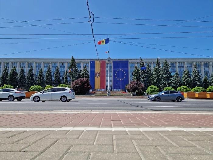 Обложка © Shutterstock / FOTODOM / DustandAshes