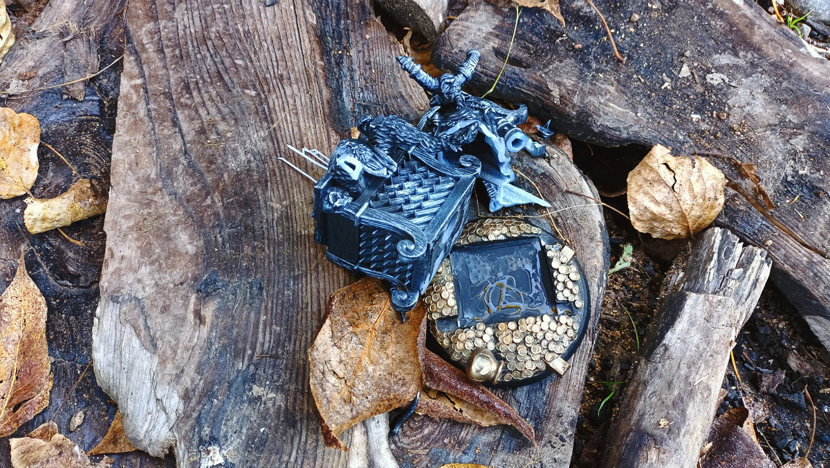 Статуэтка в кострище