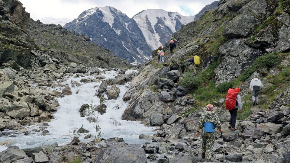    Горный Алтай. Туристы. Активный туризм. Источник: Олег Укладов