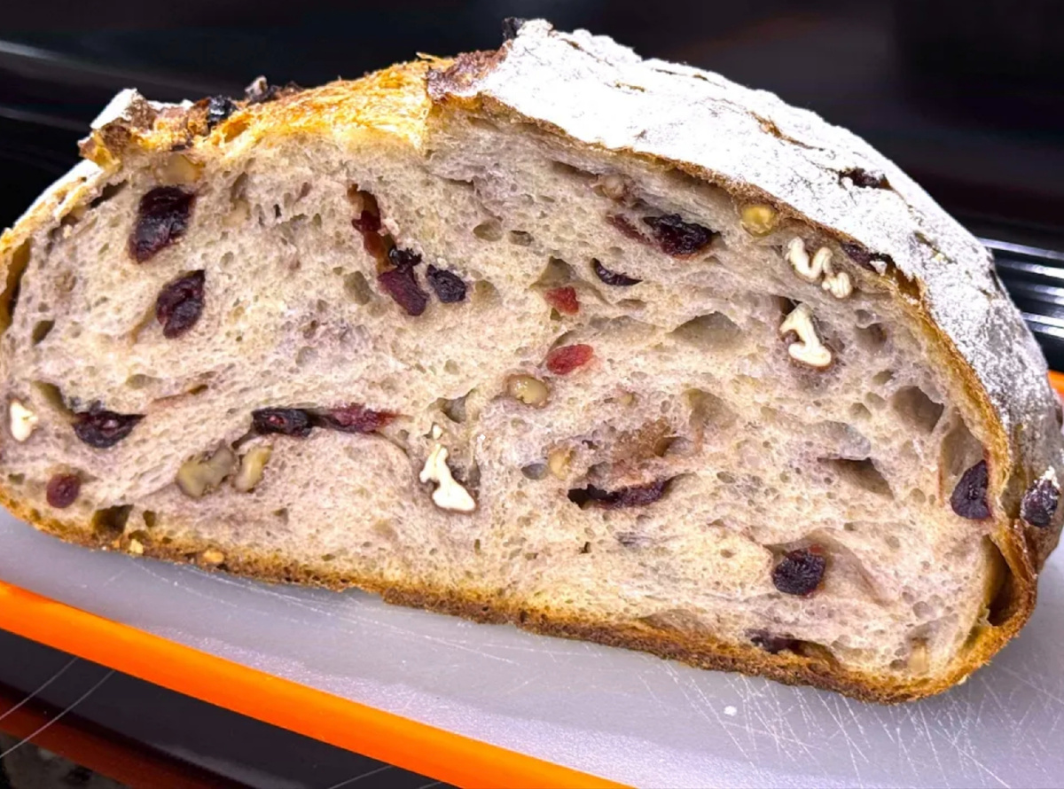 Секрет идеального хлеба с клюквой и орехами: пошаговый рецепт от американских пекарей