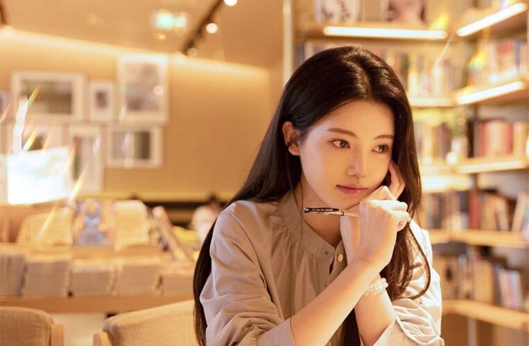 Дорама "Вершина нашей молодости". Жанры: фантастика, романтика. 23 серии по 45 минут.