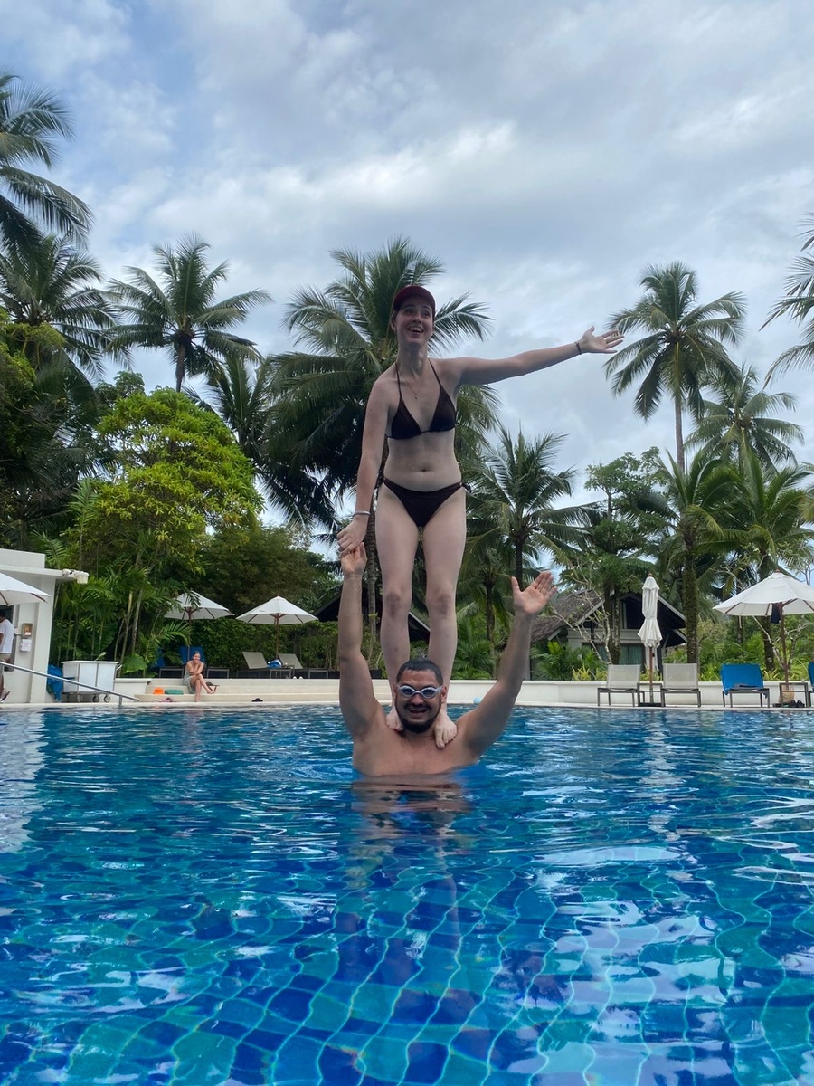 Синхронное плавание пошло. Сложнейший элемент от наших юных друзей 