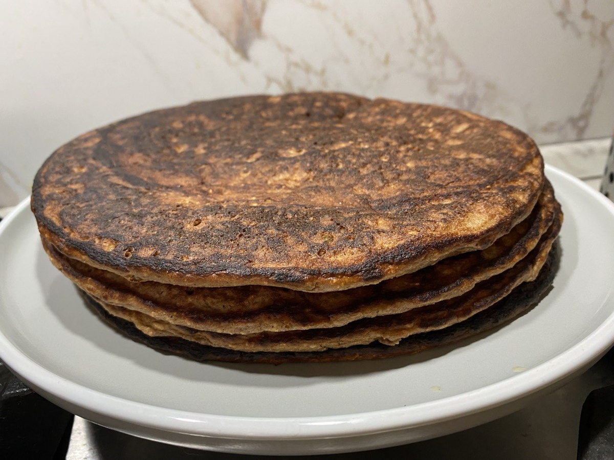Шоколадные овсяные блины к завтраку. Фото автора