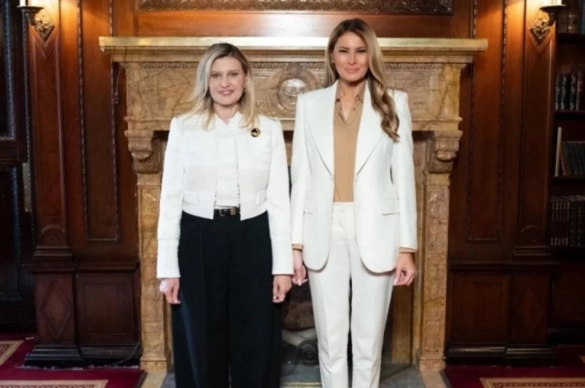    Фотография Мелании и Елены, вызвавшая бурю обсуждений в сети.