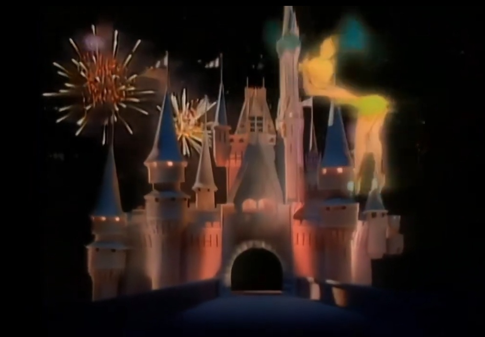 Кадр из заставки рубрики "Волшебный мир Диснея"
