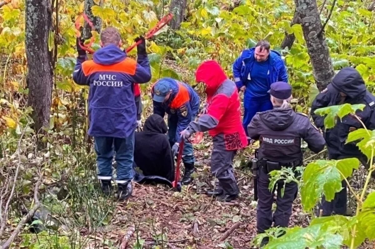    Спасатели эвакуировали травмированного мужчину из леса в Петропавловске