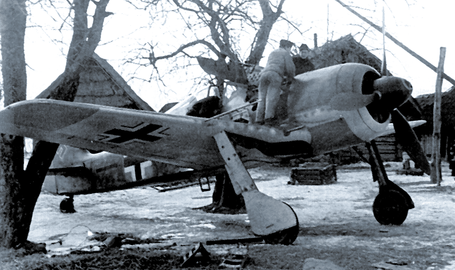 Истребитель "Фокке-Вульф" Fw 190A из состава авиагруппы JG 54.