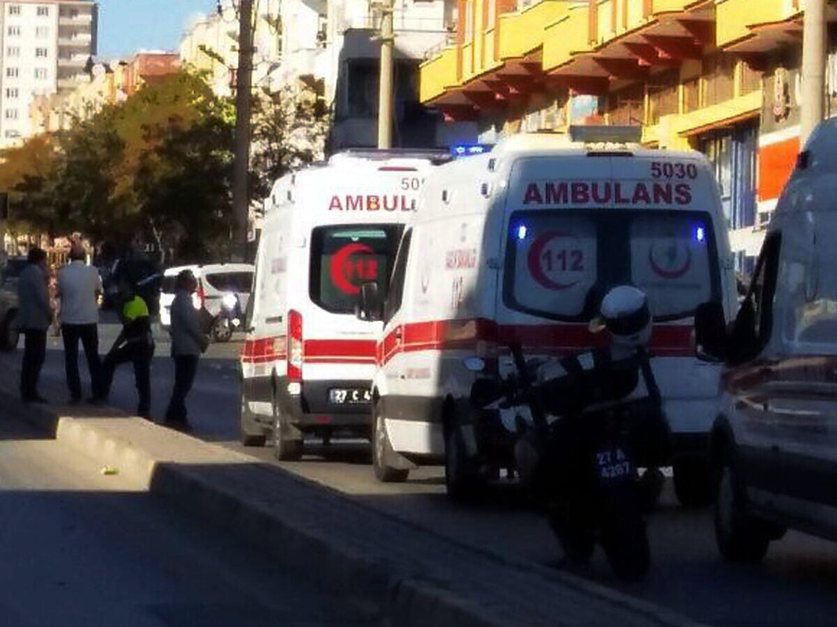    Автомобили скорой помощи Турции© AP Photo / IHA