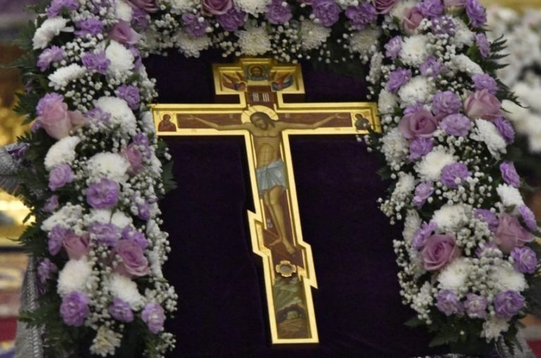    Православные оренбуржцы отмечают праздник Воздвижения Креста Господня Оренбуржье