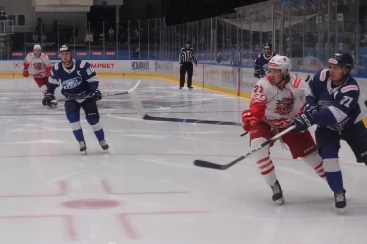    Преимущество в три гола в 3-м периоде не спасло «Буран» от поражения