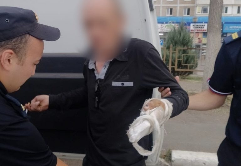    В Оренбурге рецидивист украл телефон у женщины-инвалида Оренбуржье