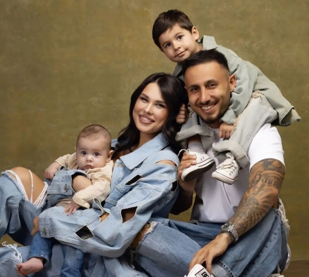 Арай Чобанян и Ира Пинчук с детьми (фото из Telegram)