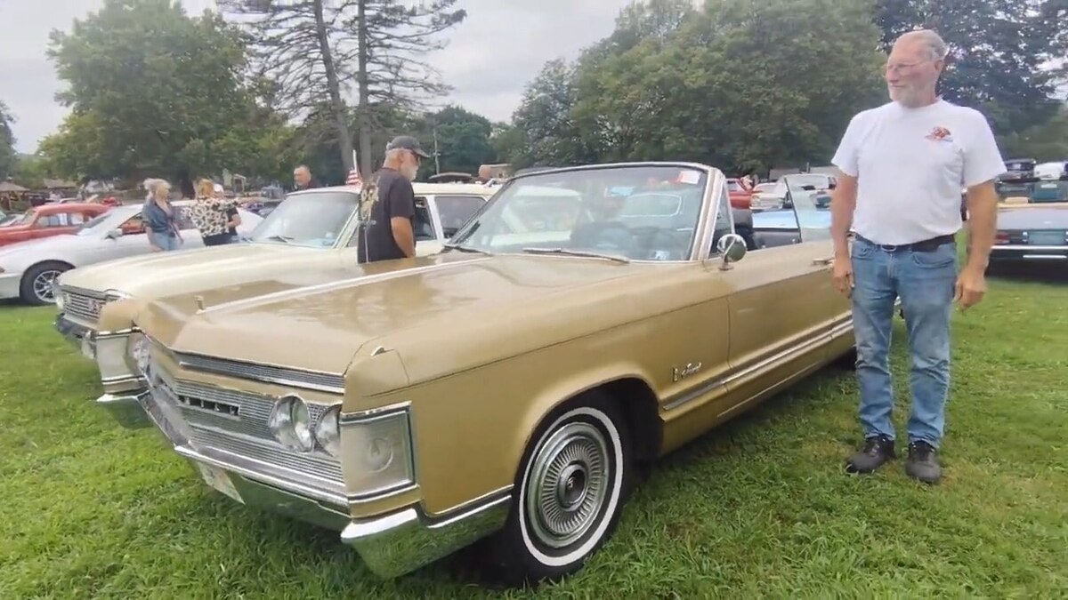 Imperial Crown Convertible 1967 года