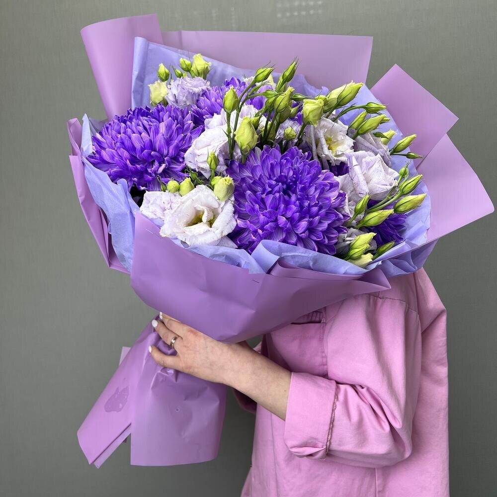 В моем букете было 5 таких хризантем.