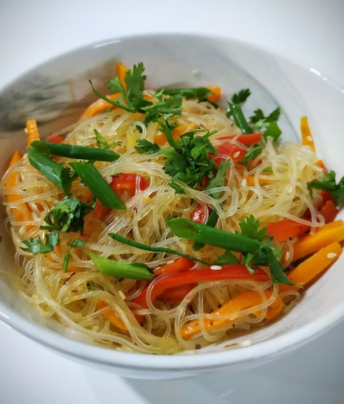 Фунчоза с овощами в азиатском стиле. Фото автора