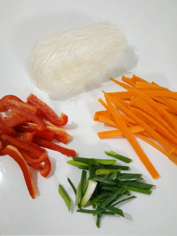 Лапша и овощи. Фото автора