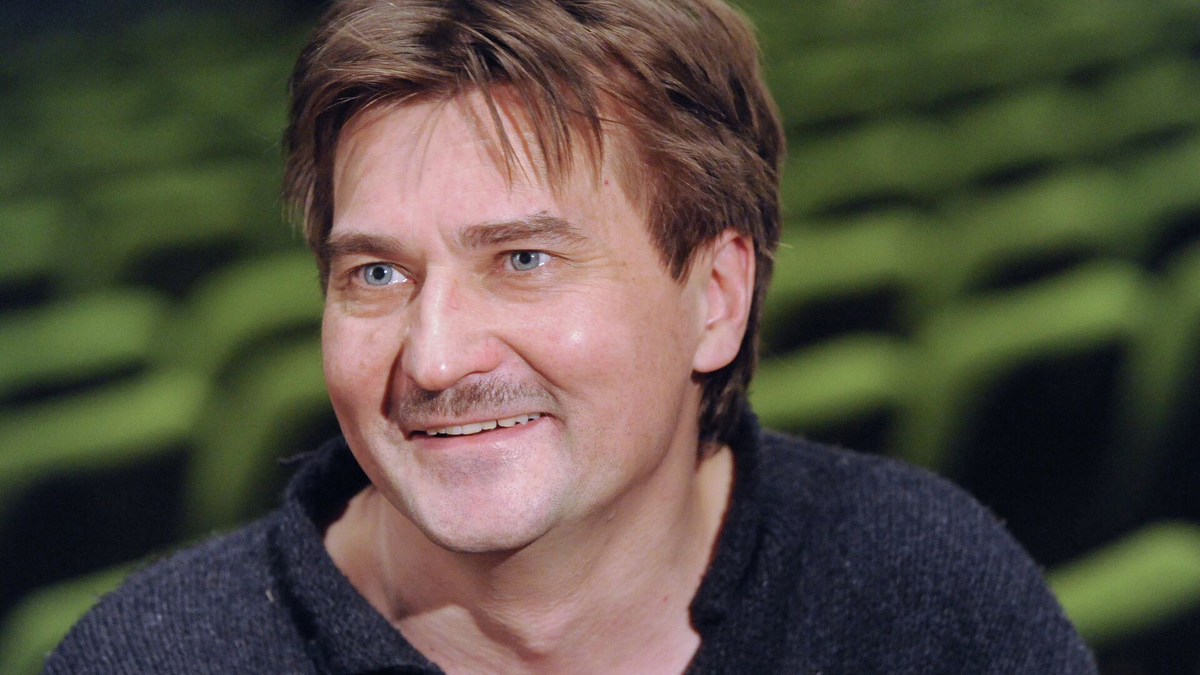 Юрий Бутусов